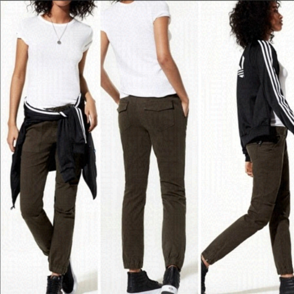 Aritiza "Golden Tna" Heroic Khaki Joggers